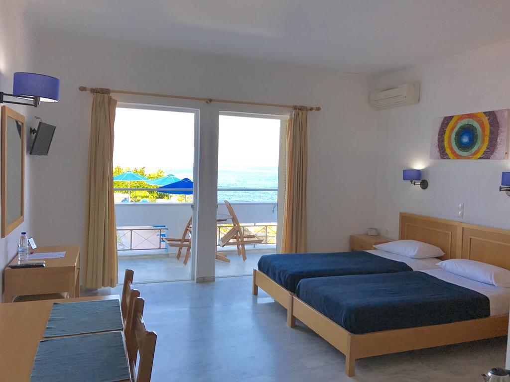 Kanakis Blue Beach Apartments Petres  Esterno foto